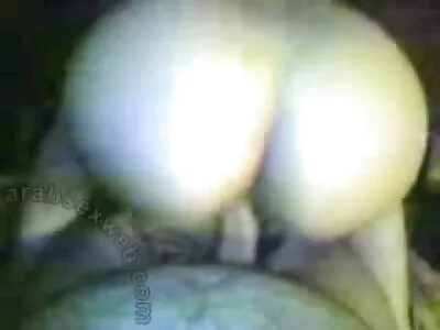黑发按摩她甜蜜的娘们