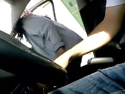 小妞炫耀她的内裤