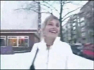 情绪青少年口交她的男朋友户外
