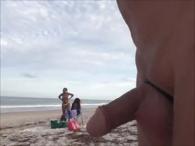 大屁股业余在床上性交