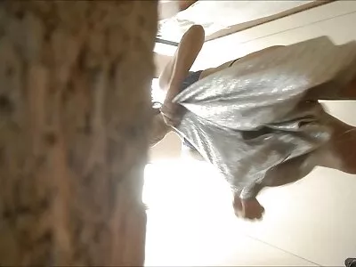 疯狂的丈夫和他最好的朋友分享她漂亮​​的黑发熟女妻子，天哪