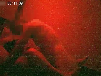 丰满的纹身辣妹做爱